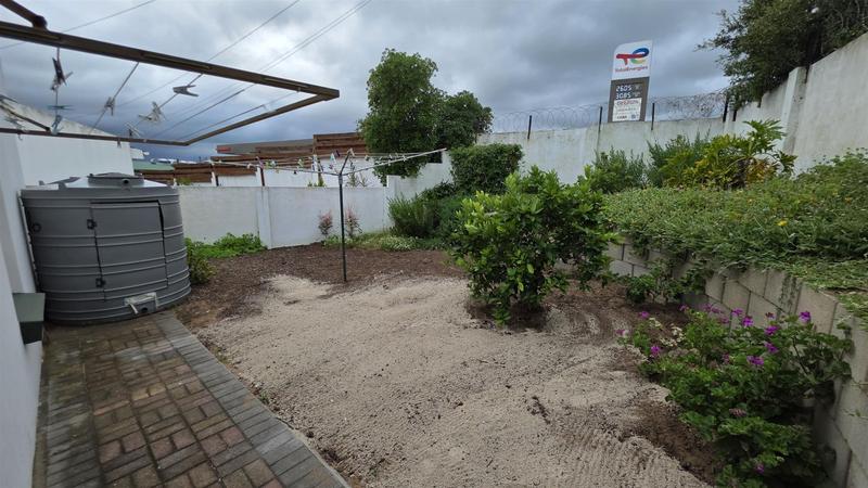 3 Bedroom Property for Sale in Fraaiuitsig Western Cape